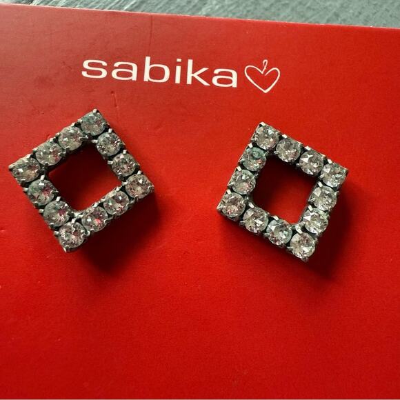 Sabika Crystal Earrings - Picture 2 of 4